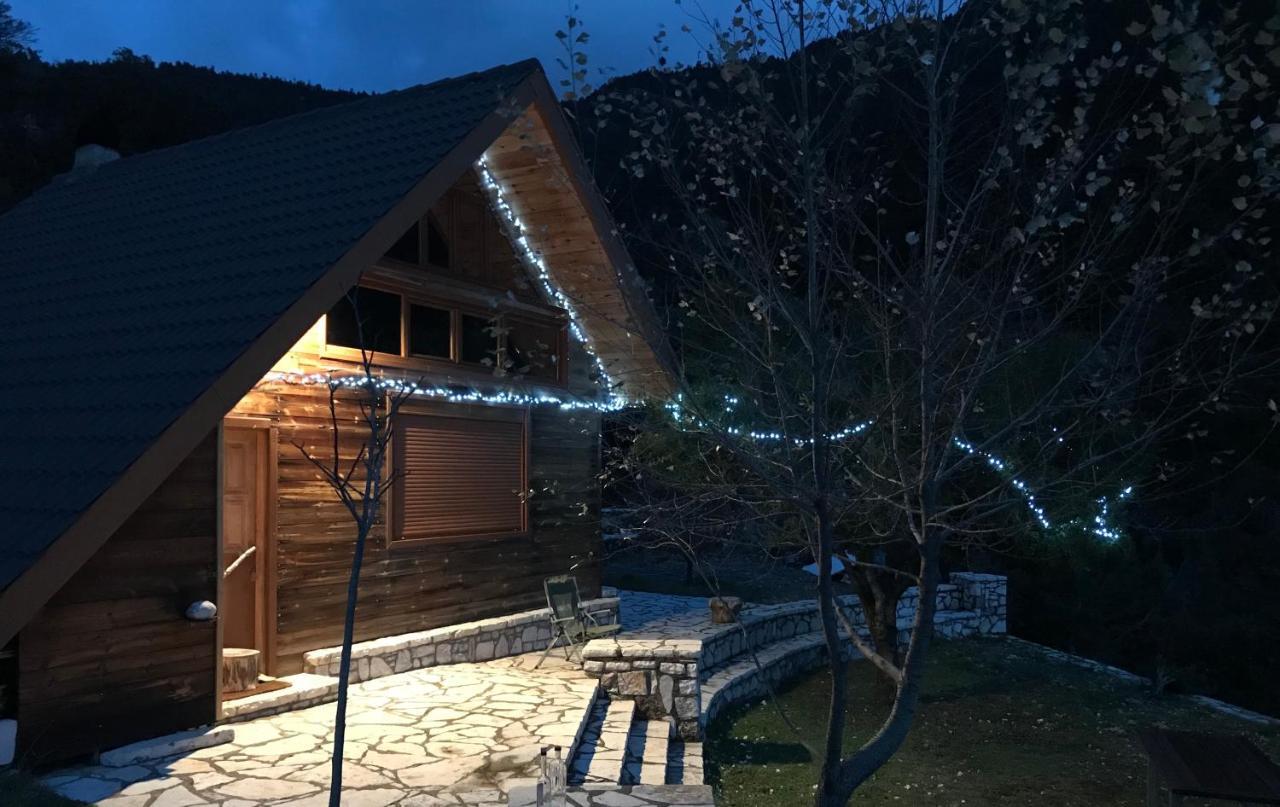 Chalet In The Forest 卡拉维塔 外观 照片